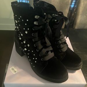 Madden Girl Veera combat boots
